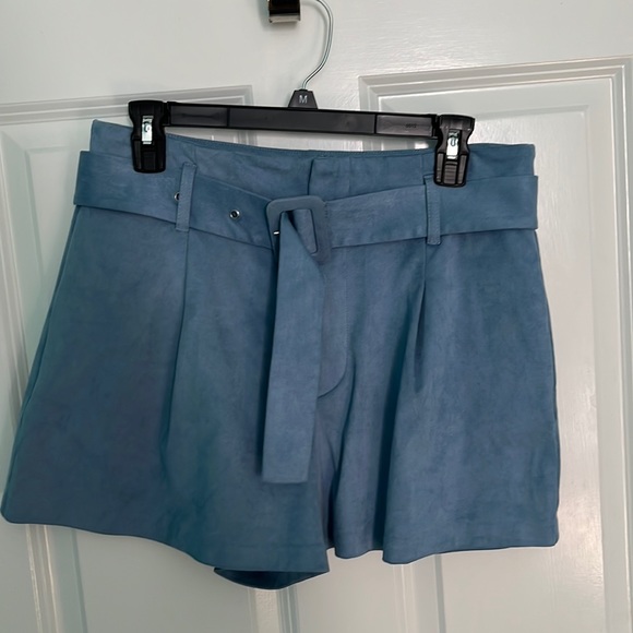 Zara blue velvet shorts belted - Picture 1 of 3